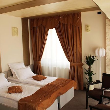 Enigma Pension Târgu Jiu Chambre photo
