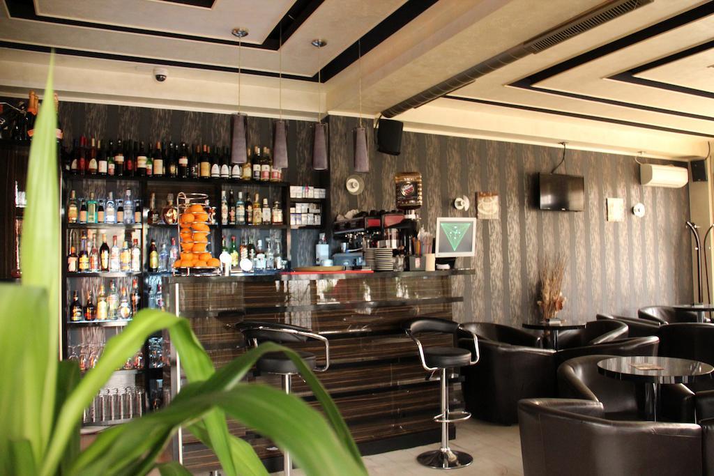 Enigma Pension Târgu Jiu Extérieur photo