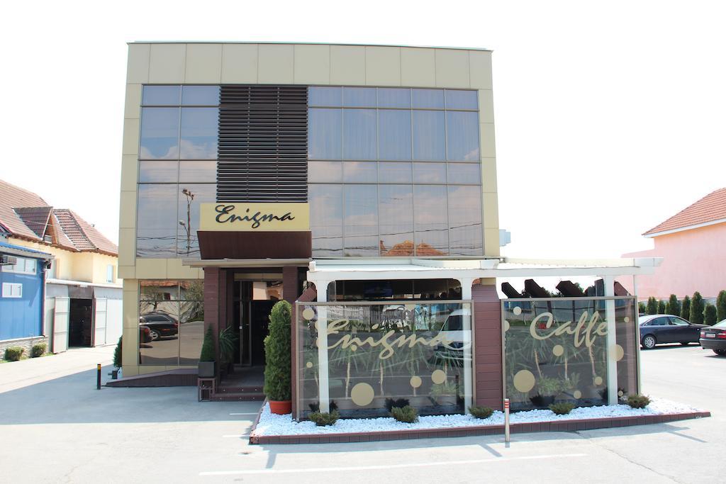 Enigma Pension Târgu Jiu Extérieur photo